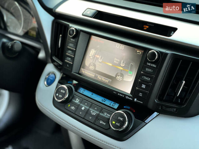 Тойота РАВ 4 2016 в Одессе на Automoto.ua Белый Тойота РАВ 4, объемом двигателя 2.49 л и пробегом 45 тыс. км за 21600 $, фото 30 на Automoto.ua