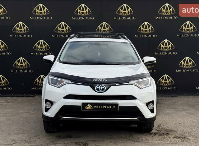 Белый Тойота РАВ 4, объемом двигателя 2.49 л и пробегом 114 тыс. км за 21999 $, фото 1 на Automoto.ua