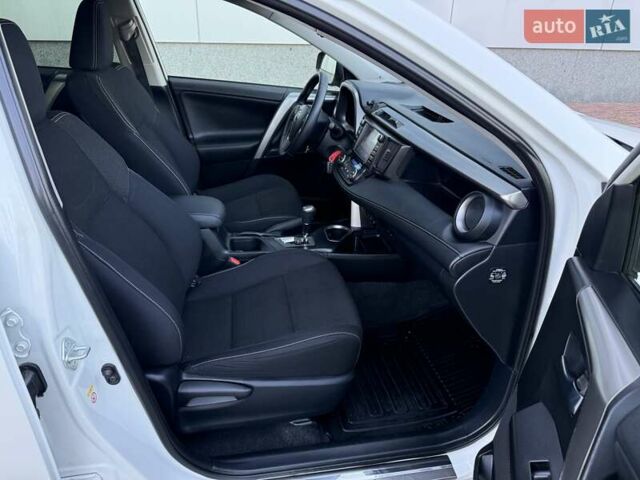 Белый Тойота РАВ 4, объемом двигателя 1.99 л и пробегом 110 тыс. км за 19999 $, фото 46 на Automoto.ua