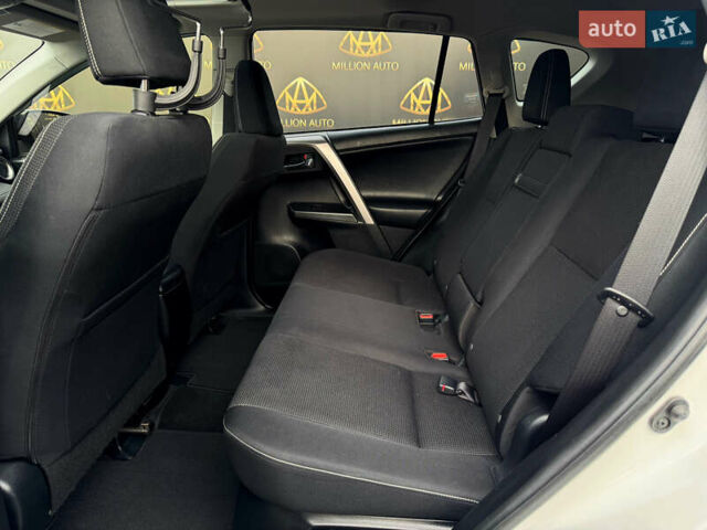 Белый Тойота РАВ 4, объемом двигателя 2.49 л и пробегом 114 тыс. км за 21999 $, фото 13 на Automoto.ua