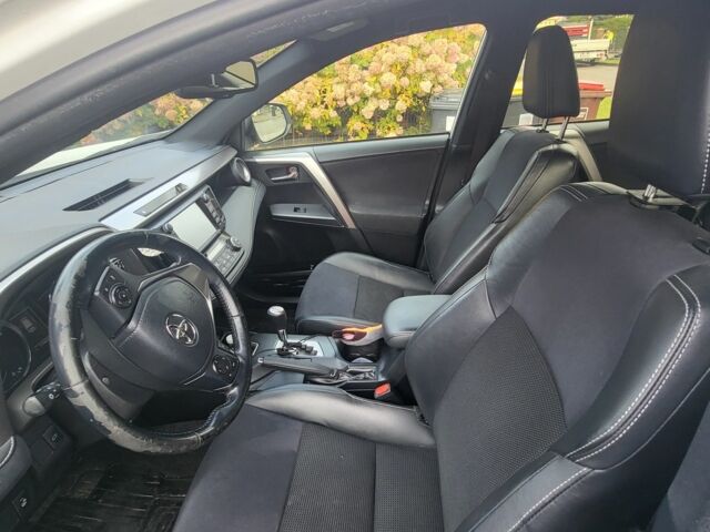 Белый Тойота РАВ 4, объемом двигателя 2.5 л и пробегом 114 тыс. км за 23989 $, фото 7 на Automoto.ua