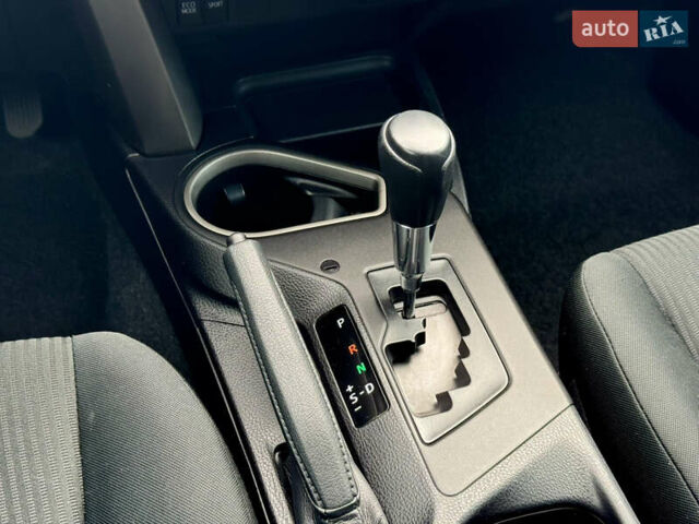 Тойота РАВ 4 2016 у Києві на Automoto.ua Білий Тойота РАВ 4, об'ємом двигуна 2.49 л та пробігом 173 тис. км за 17200 $, фото 45 на Automoto.ua