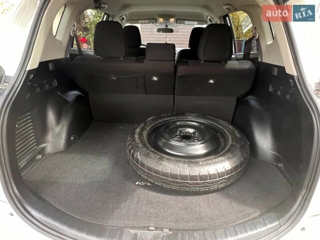 Тойота РАВ 4 2016 в Львове на Automoto.ua Белый Тойота РАВ 4, объемом двигателя 2.49 л и пробегом 116 тыс. км за 18300 $, фото 17 на Automoto.ua