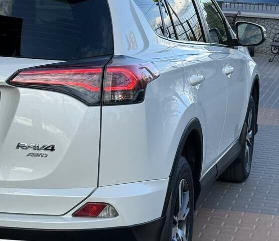 Тойота РАВ 4 2016 в Белой Церкве на Automoto.ua Белый Тойота РАВ 4, объемом двигателя 1.99 л и пробегом 110 тыс. км за 22500 $, фото 25 на Automoto.ua