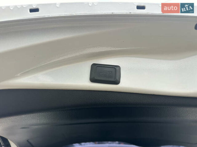 Белый Тойота РАВ 4, объемом двигателя 2.49 л и пробегом 72 тыс. км за 22900 $, фото 40 на Automoto.ua