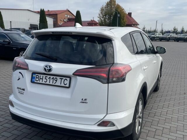 Белый Тойота РАВ 4, объемом двигателя 2.5 л и пробегом 150 тыс. км за 15000 $, фото 4 на Automoto.ua