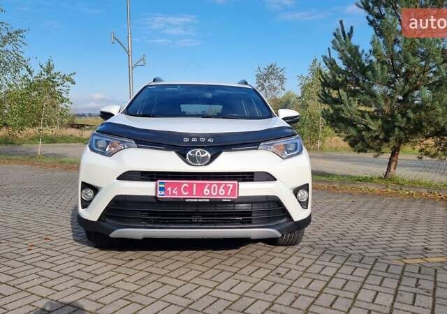 Білий Тойота РАВ 4, об'ємом двигуна 1.99 л та пробігом 204 тис. км за 21700 $, фото 5 на Automoto.ua