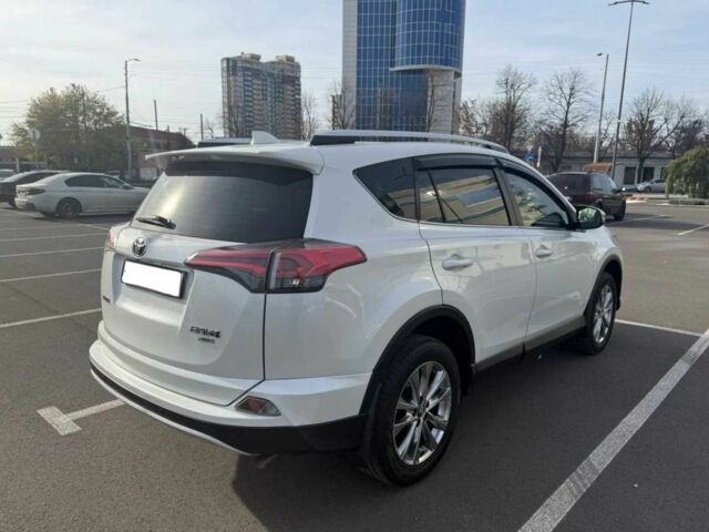 Белый Тойота РАВ 4, объемом двигателя 2.5 л и пробегом 159 тыс. км за 18000 $, фото 3 на Automoto.ua