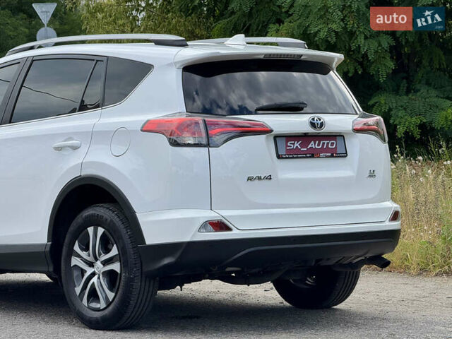 Тойота РАВ 4 2016 у Києві на Automoto.ua Білий Тойота РАВ 4, об'ємом двигуна 2.49 л та пробігом 173 тис. км за 17200 $, фото 10 на Automoto.ua