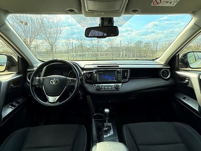 Тойота РАВ 4 2016 в Харькове на Automoto.ua Белый Тойота РАВ 4, объемом двигателя 2.2 л и пробегом 150 тыс. км за 22300 $, фото 6 на Automoto.ua