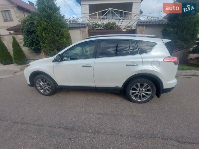Тойота РАВ 4 2016 у Одесі на Automoto.ua Білий Тойота РАВ 4, об'ємом двигуна 2.49 л та пробігом 98 тис. км за 21900 $, фото 3 на Automoto.ua