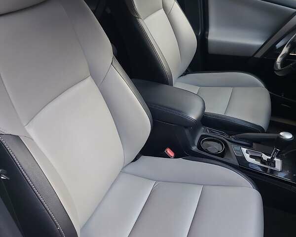 Тойота РАВ 4 2016 у Одесі на Automoto.ua Білий Тойота РАВ 4, об'ємом двигуна 2.49 л та пробігом 98 тис. км за 21900 $, фото 14 на Automoto.ua