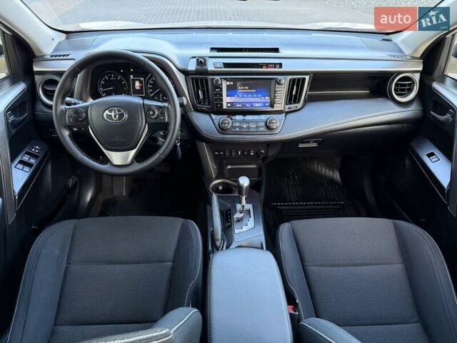 Тойота РАВ 4 2016 в Белой Церкве на Automoto.ua Белый Тойота РАВ 4, объемом двигателя 1.99 л и пробегом 110 тыс. км за 22500 $, фото 50 на Automoto.ua