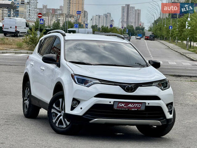 Тойота РАВ 4 2016 у Києві на Automoto.ua Білий Тойота РАВ 4, об'ємом двигуна 2.49 л та пробігом 173 тис. км за 17200 $, фото 4 на Automoto.ua
