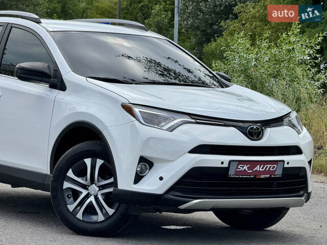 Тойота РАВ 4 2016 у Києві на Automoto.ua Білий Тойота РАВ 4, об'ємом двигуна 2.49 л та пробігом 173 тис. км за 17200 $, фото 5 на Automoto.ua