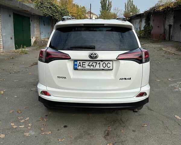 Білий Тойота РАВ 4, об'ємом двигуна 1.99 л та пробігом 149 тис. км за 19500 $, фото 3 на Automoto.ua