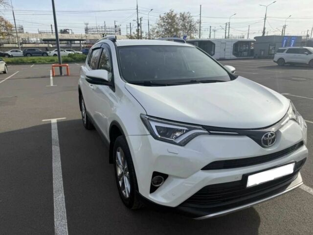 Белый Тойота РАВ 4, объемом двигателя 2.5 л и пробегом 159 тыс. км за 18000 $, фото 2 на Automoto.ua