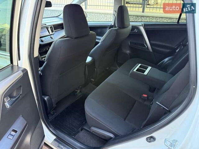 Тойота РАВ 4 2016 в Белой Церкве на Automoto.ua Белый Тойота РАВ 4, объемом двигателя 1.99 л и пробегом 110 тыс. км за 22500 $, фото 41 на Automoto.ua