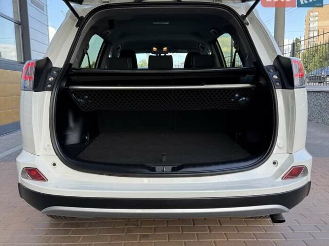 Тойота РАВ 4 2016 в Белой Церкве на Automoto.ua Белый Тойота РАВ 4, объемом двигателя 1.99 л и пробегом 110 тыс. км за 22500 $, фото 62 на Automoto.ua