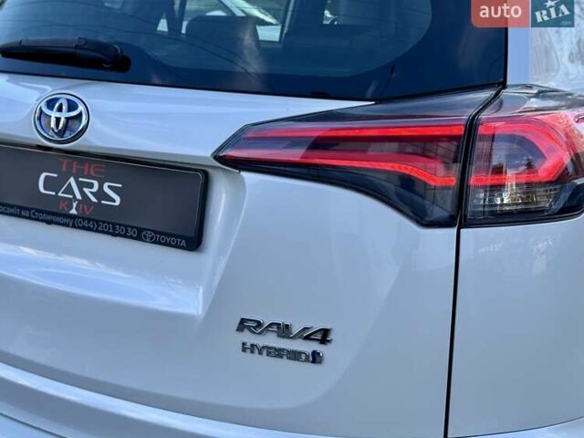 Тойота РАВ 4 2016 в Киеве на Automoto.ua Белый Тойота РАВ 4, объемом двигателя 2.5 л и пробегом 165 тыс. км за 22200 $, фото 11 на Automoto.ua