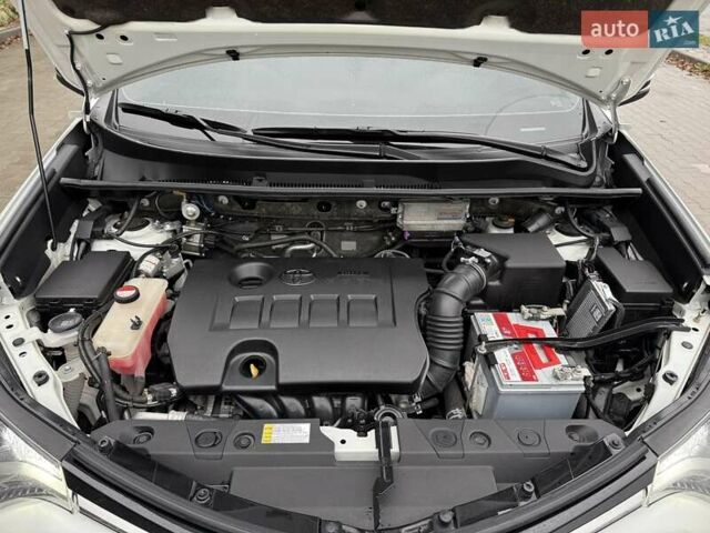 Белый Тойота РАВ 4, объемом двигателя 1.99 л и пробегом 110 тыс. км за 19999 $, фото 20 на Automoto.ua