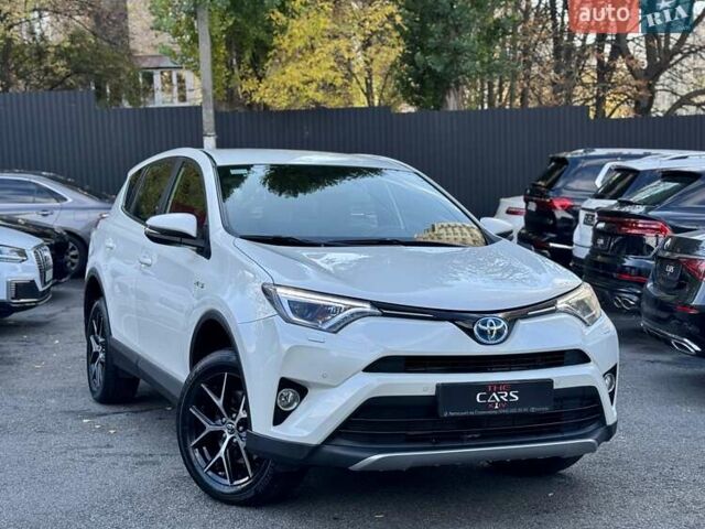 Тойота РАВ 4 2016 в Киеве на Automoto.ua Белый Тойота РАВ 4, объемом двигателя 2.5 л и пробегом 165 тыс. км за 22200 $, фото 4 на Automoto.ua