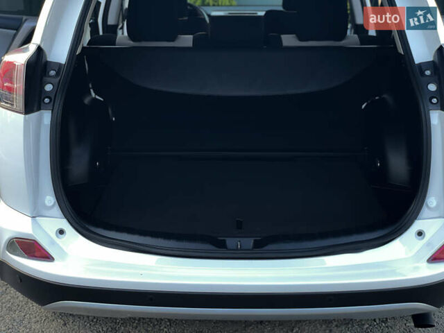 Белый Тойота РАВ 4, объемом двигателя 2.49 л и пробегом 45 тыс. км за 22200 $, фото 41 на Automoto.ua