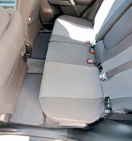 Тойота РАВ 4 2016 в Ужгороде на Automoto.ua Белый Тойота РАВ 4, объемом двигателя 1.99 л и пробегом 119 тыс. км за 20500 $, фото 12 на Automoto.ua