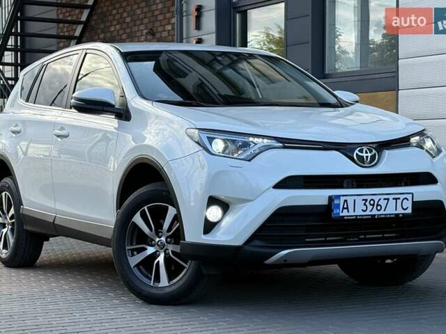 Тойота РАВ 4 2016 в Белой Церкве на Automoto.ua Белый Тойота РАВ 4, объемом двигателя 1.99 л и пробегом 110 тыс. км за 22500 $, фото 12 на Automoto.ua