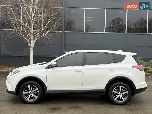 Белый Тойота РАВ 4, объемом двигателя 1.99 л и пробегом 110 тыс. км за 19999 $, фото 3 на Automoto.ua