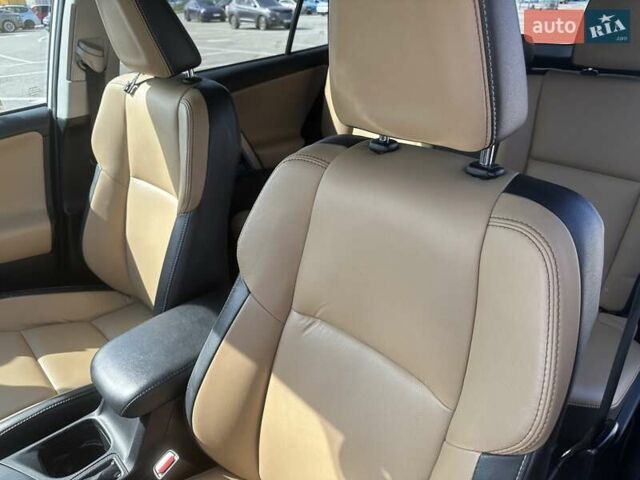 Тойота РАВ 4 2016 в Житомире на Automoto.ua Белый Тойота РАВ 4, объемом двигателя 2.49 л и пробегом 124 тыс. км за 21500 $, фото 34 на Automoto.ua