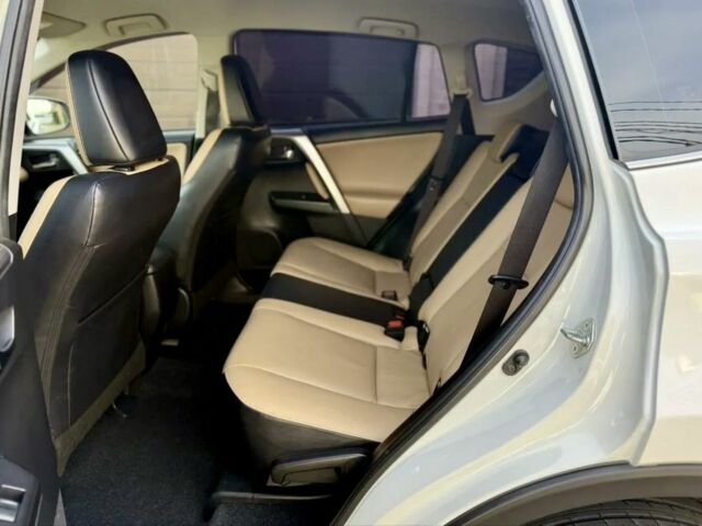 Белый Тойота РАВ 4, объемом двигателя 2.5 л и пробегом 80 тыс. км за 16000 $, фото 9 на Automoto.ua