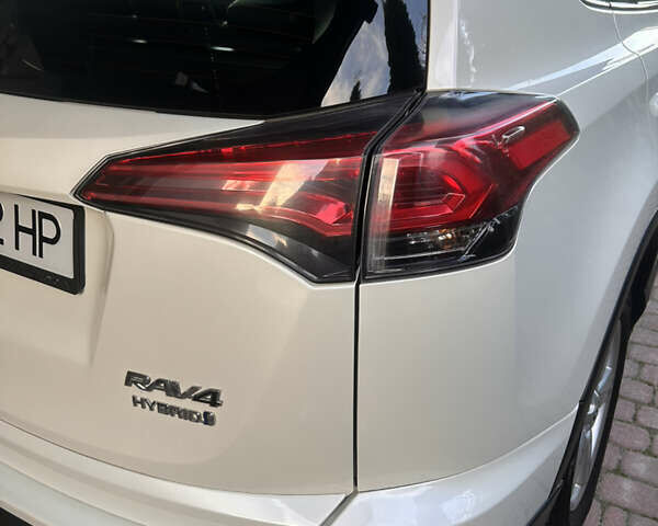 Білий Тойота РАВ 4, об'ємом двигуна 2.49 л та пробігом 146 тис. км за 24000 $, фото 5 на Automoto.ua