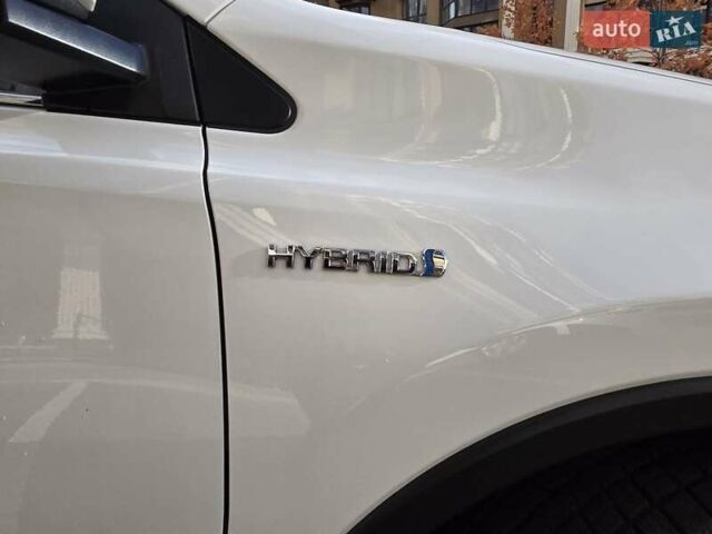 Тойота РАВ 4 2017 в Киеве на Automoto.ua Белый Тойота РАВ 4, объемом двигателя 2.49 л и пробегом 95 тыс. км за 21500 $, фото 10 на Automoto.ua