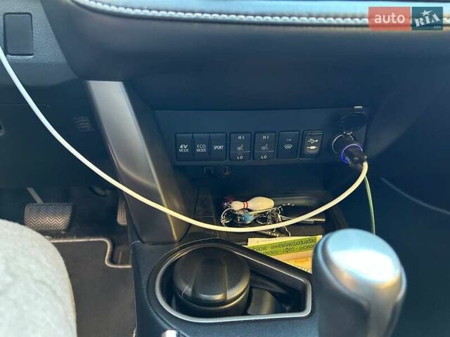 Белый Тойота РАВ 4, объемом двигателя 2.5 л и пробегом 108 тыс. км за 25300 $, фото 36 на Automoto.ua