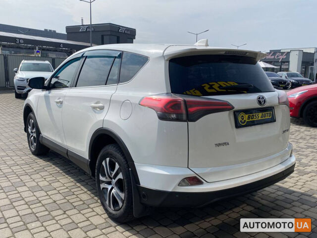 Белый Тойота РАВ 4, объемом двигателя 2 л и пробегом 171 тыс. км за 20300 $, фото 4 на Automoto.ua