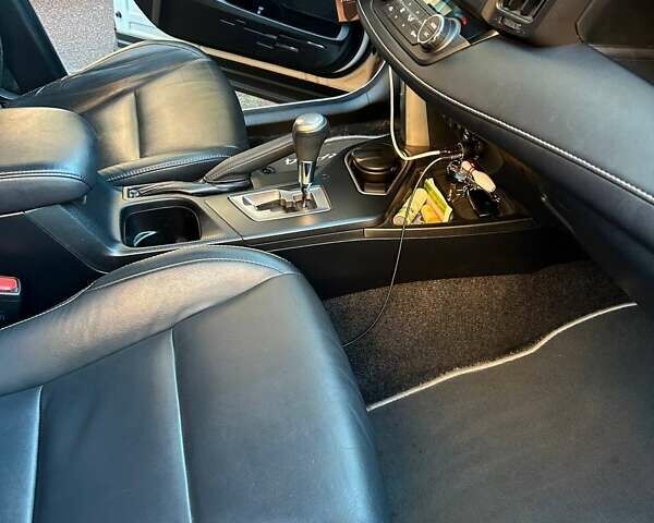 Белый Тойота РАВ 4, объемом двигателя 2.5 л и пробегом 108 тыс. км за 25300 $, фото 31 на Automoto.ua