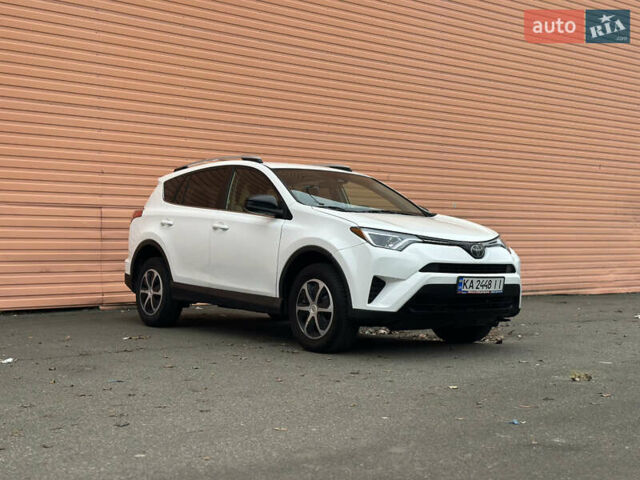 Белый Тойота РАВ 4, объемом двигателя 2.5 л и пробегом 183 тыс. км за 15490 $, фото 6 на Automoto.ua