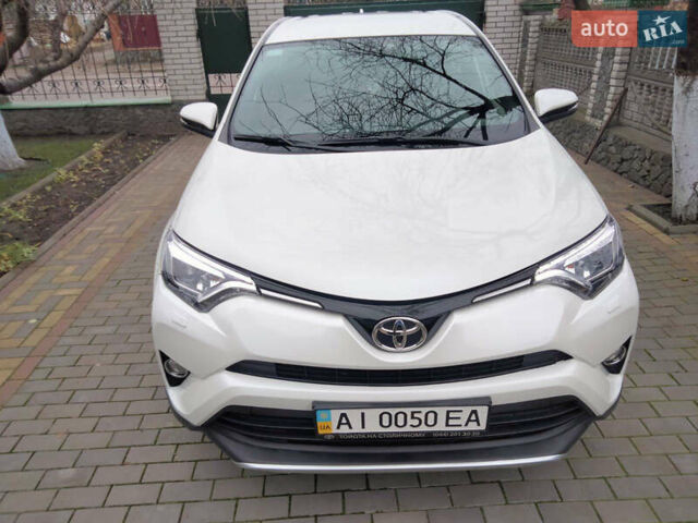 Белый Тойота РАВ 4, объемом двигателя 2.23 л и пробегом 63 тыс. км за 25200 $, фото 1 на Automoto.ua