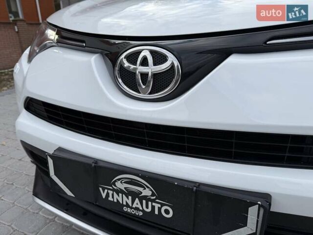 Білий Тойота РАВ 4, об'ємом двигуна 2.23 л та пробігом 192 тис. км за 20500 $, фото 28 на Automoto.ua