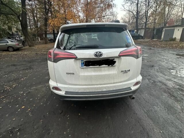 Белый Тойота РАВ 4, объемом двигателя 2 л и пробегом 189 тыс. км за 18000 $, фото 2 на Automoto.ua