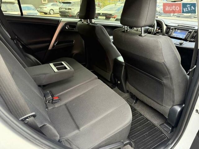 Білий Тойота РАВ 4, об'ємом двигуна 2.23 л та пробігом 192 тис. км за 20500 $, фото 54 на Automoto.ua