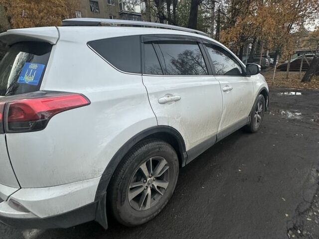 Белый Тойота РАВ 4, объемом двигателя 2 л и пробегом 189 тыс. км за 18000 $, фото 3 на Automoto.ua