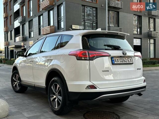 Білий Тойота РАВ 4, об'ємом двигуна 2 л та пробігом 93 тис. км за 21000 $, фото 28 на Automoto.ua