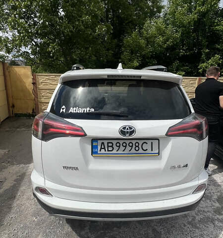 Білий Тойота РАВ 4, об'ємом двигуна 1.99 л та пробігом 140 тис. км за 20500 $, фото 4 на Automoto.ua