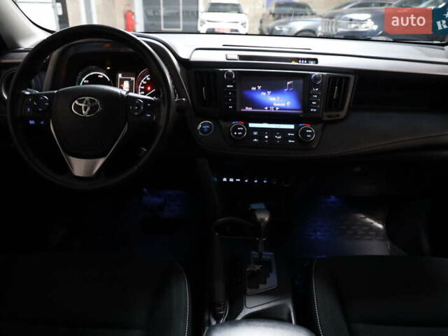 Білий Тойота РАВ 4, об'ємом двигуна 2.49 л та пробігом 72 тис. км за 24000 $, фото 16 на Automoto.ua