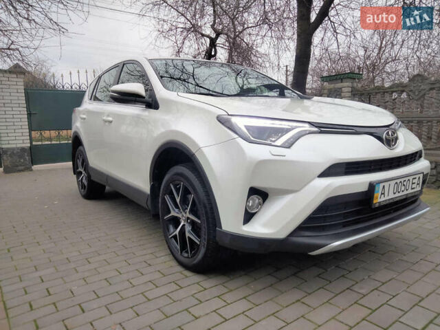 Белый Тойота РАВ 4, объемом двигателя 2.23 л и пробегом 63 тыс. км за 25200 $, фото 4 на Automoto.ua