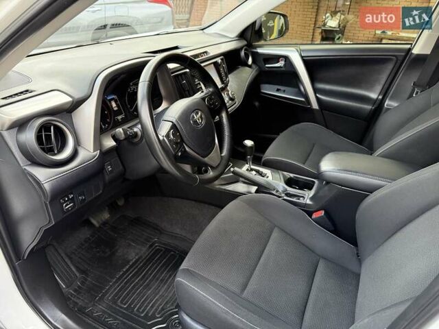 Білий Тойота РАВ 4, об'ємом двигуна 2.23 л та пробігом 192 тис. км за 20500 $, фото 65 на Automoto.ua