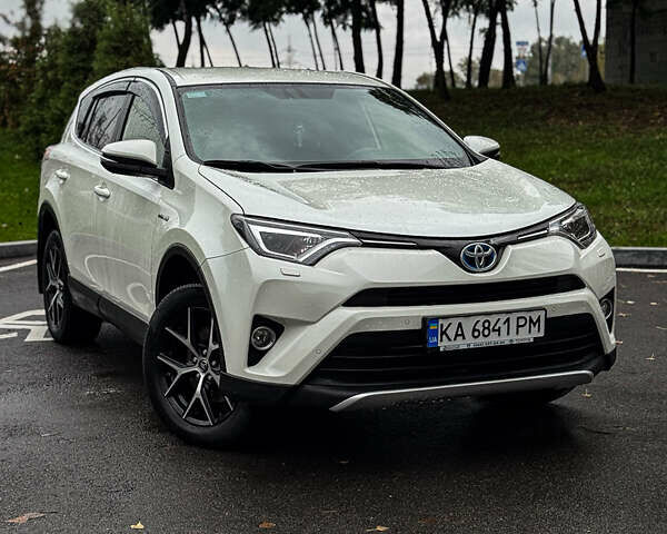 Белый Тойота РАВ 4, объемом двигателя 2.49 л и пробегом 146 тыс. км за 23997 $, фото 2 на Automoto.ua