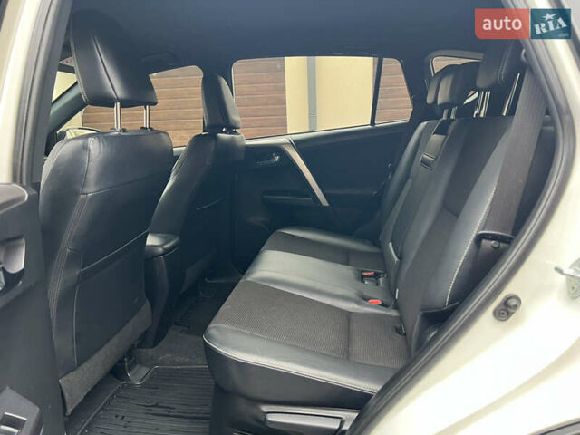 Белый Тойота РАВ 4, объемом двигателя 2.49 л и пробегом 199 тыс. км за 22999 $, фото 33 на Automoto.ua